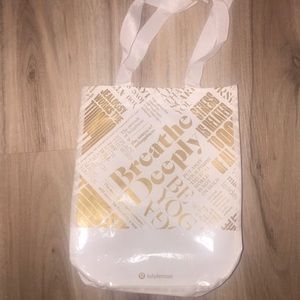 Lululemon bag